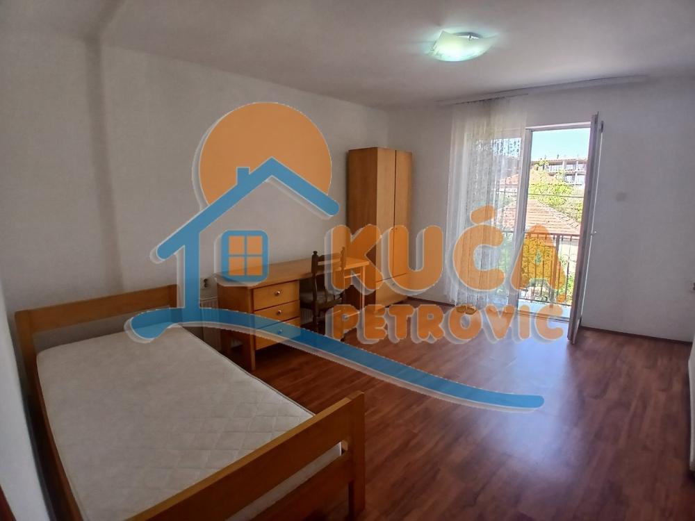 Slika 2 - Cetinjska, Dvosoban stan za izdavanje, 68m2, 400€