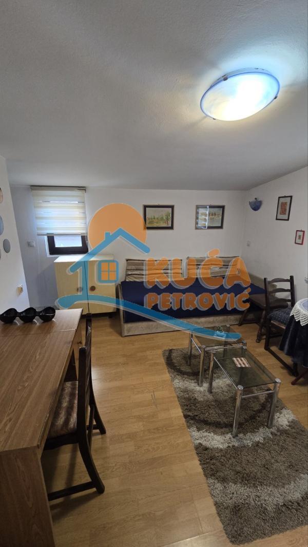 Glavna slika -Cara Dušana,  Kuća za izdavanje, 20m2, 200€