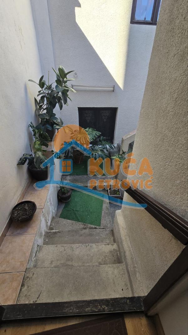 Slika 7 - Cara Dušana,  Kuća za izdavanje, 20m2, 200€