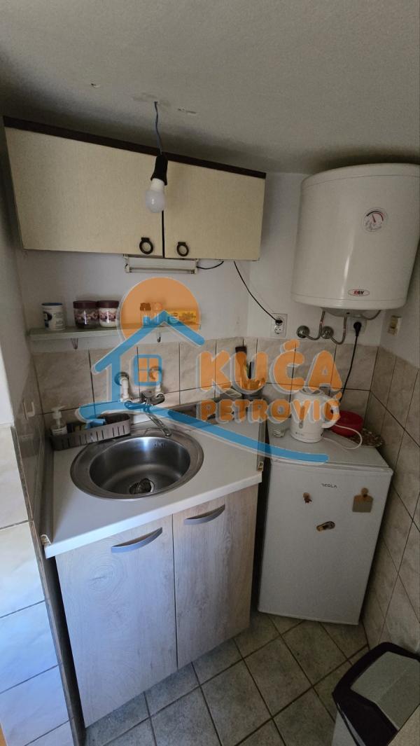 Slika 3 - Cara Dušana,  Kuća za izdavanje, 20m2, 200€