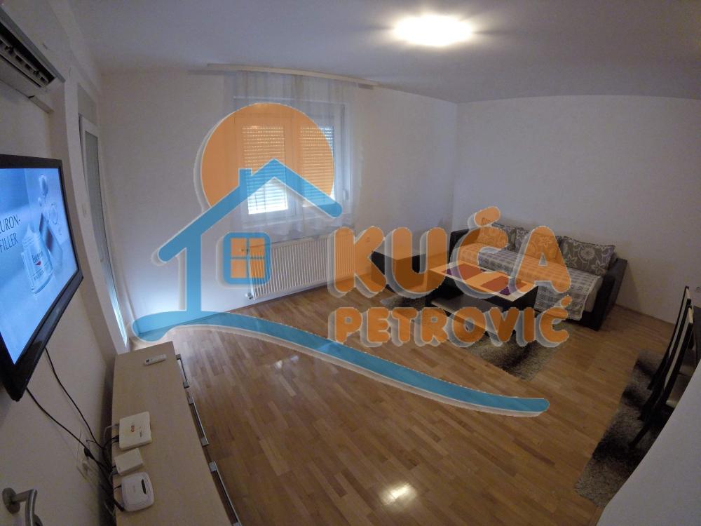 Slika 1 - Jelene Dimitrijević, Jednoiposoban stan za izdavanje, 50m2, 380€