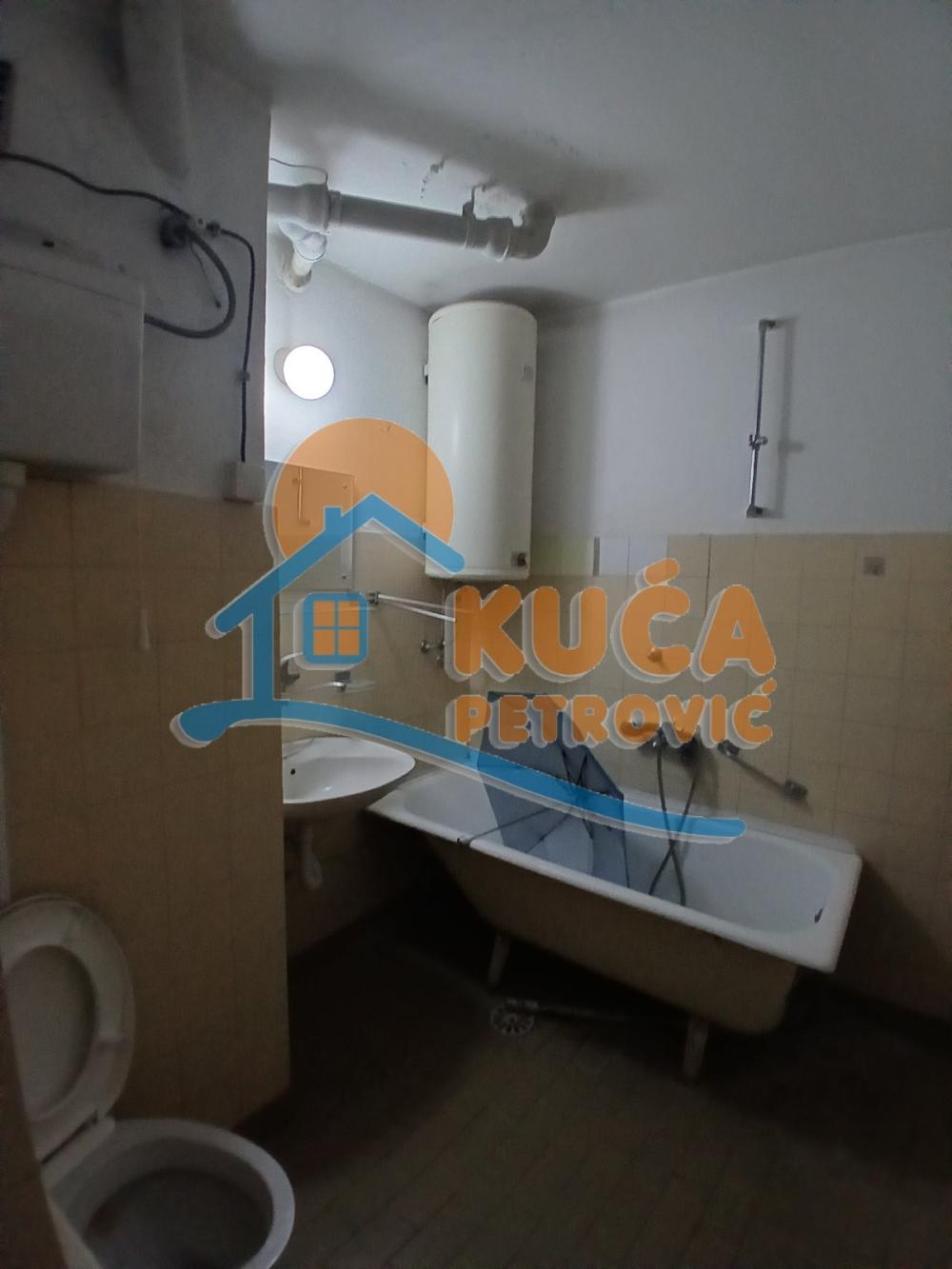 Slika 3 - Pariske komune, Dvosoban stan za izdavanje, 60m2, 250€