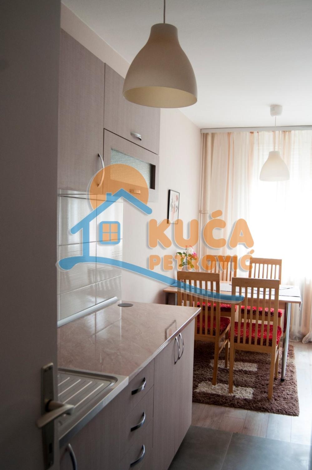 Slika 2 - Bulevar dr Zorana, Jednoiposoban stan za izdavanje, 46m2, 370€