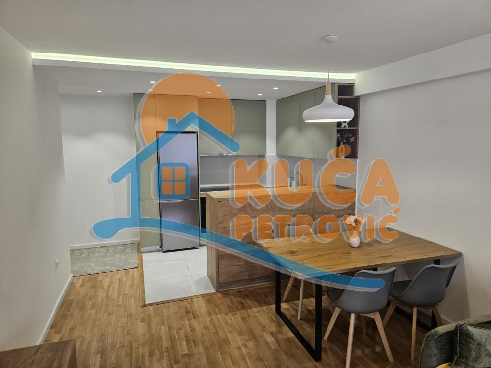 Slika 2 - Cara Dušana, Trosoban stan za izdavanje, 73m2, 600€