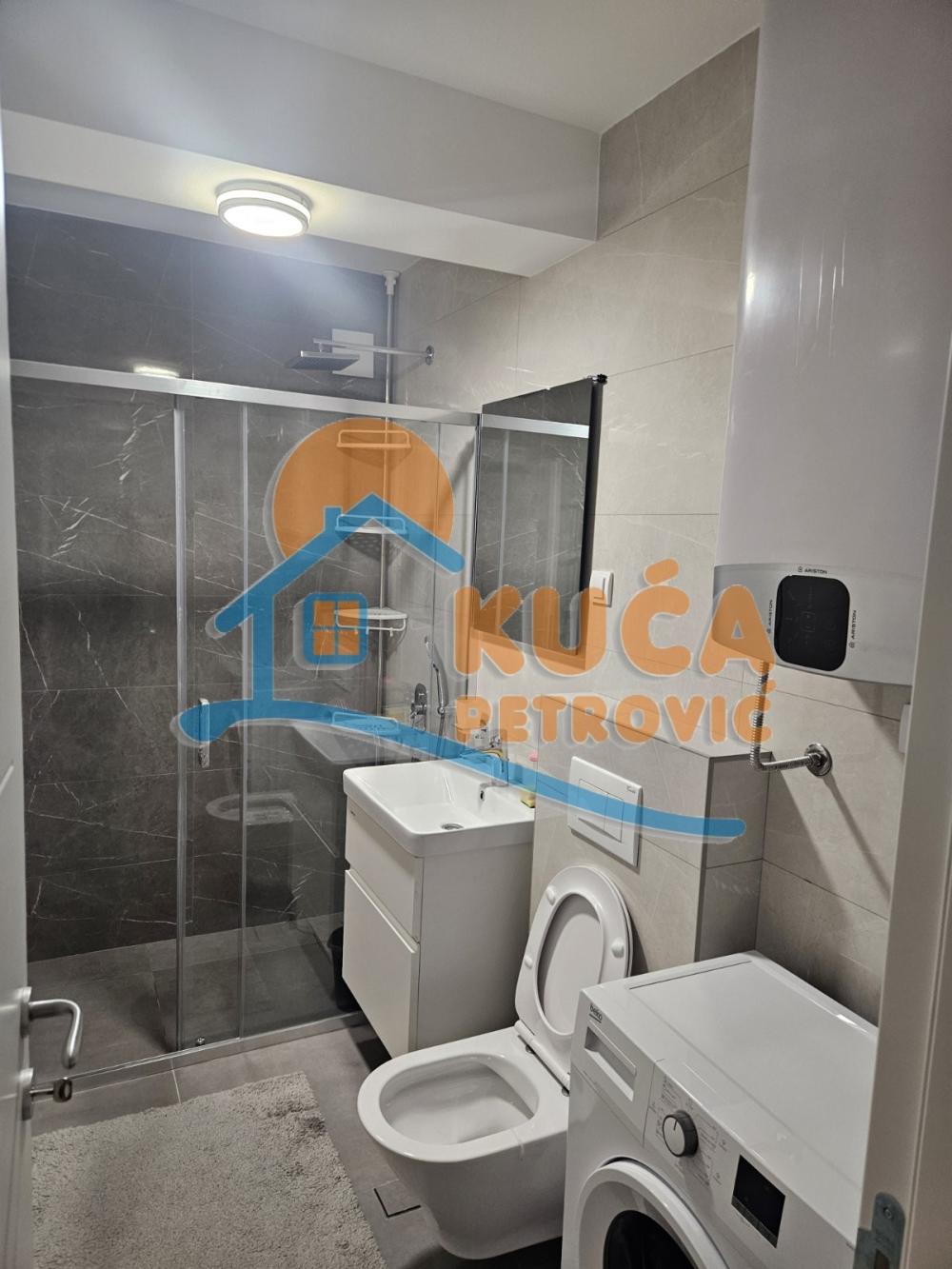 Slika 8 - Cara Dušana, Trosoban stan za izdavanje, 73m2, 600€