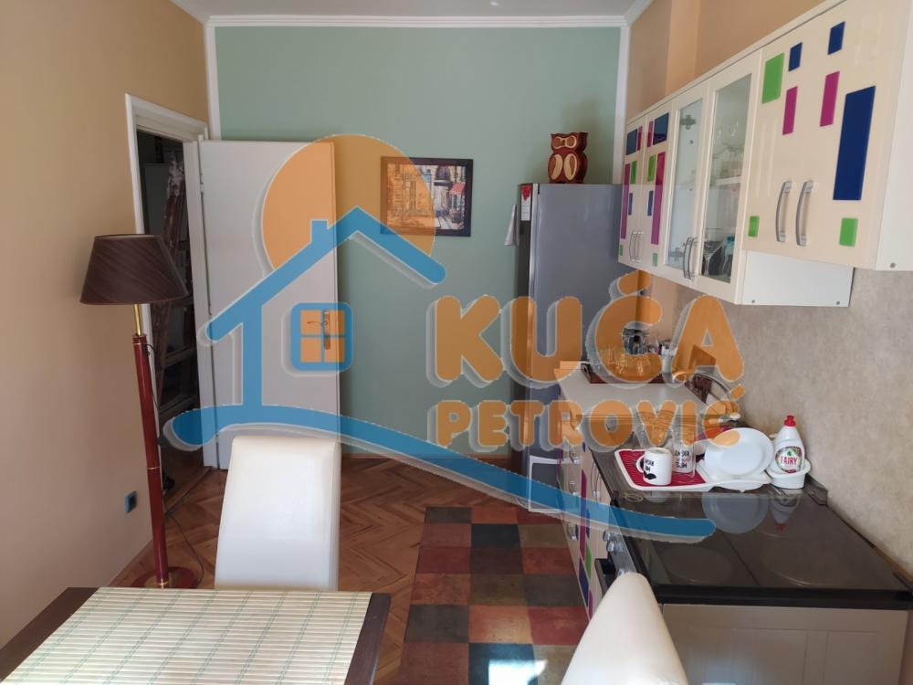 Slika 3 - Obrenovićeva, Dvosoban stan za izdavanje, 70m2, 450€