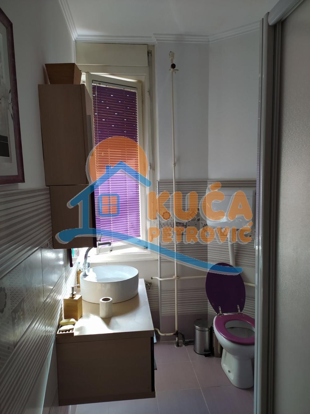 Slika 7 - Obrenovićeva, Dvosoban stan za izdavanje, 70m2, 450€