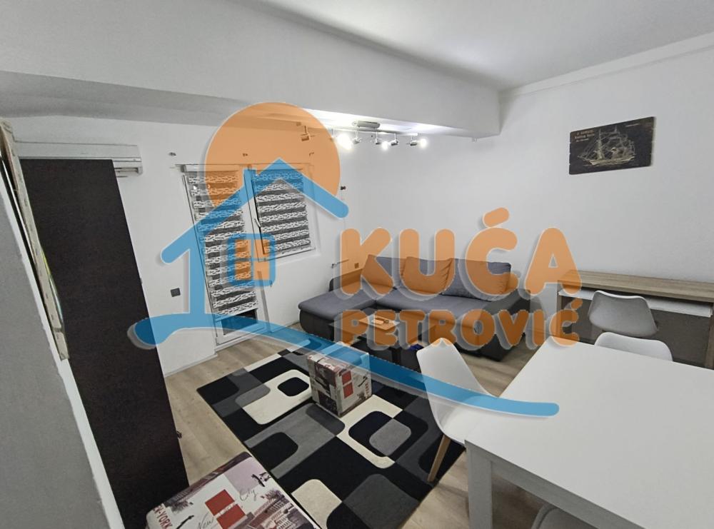 Slika 1 - Cara Dušana, Dvosoban stan za izdavanje, 45m2, 400€