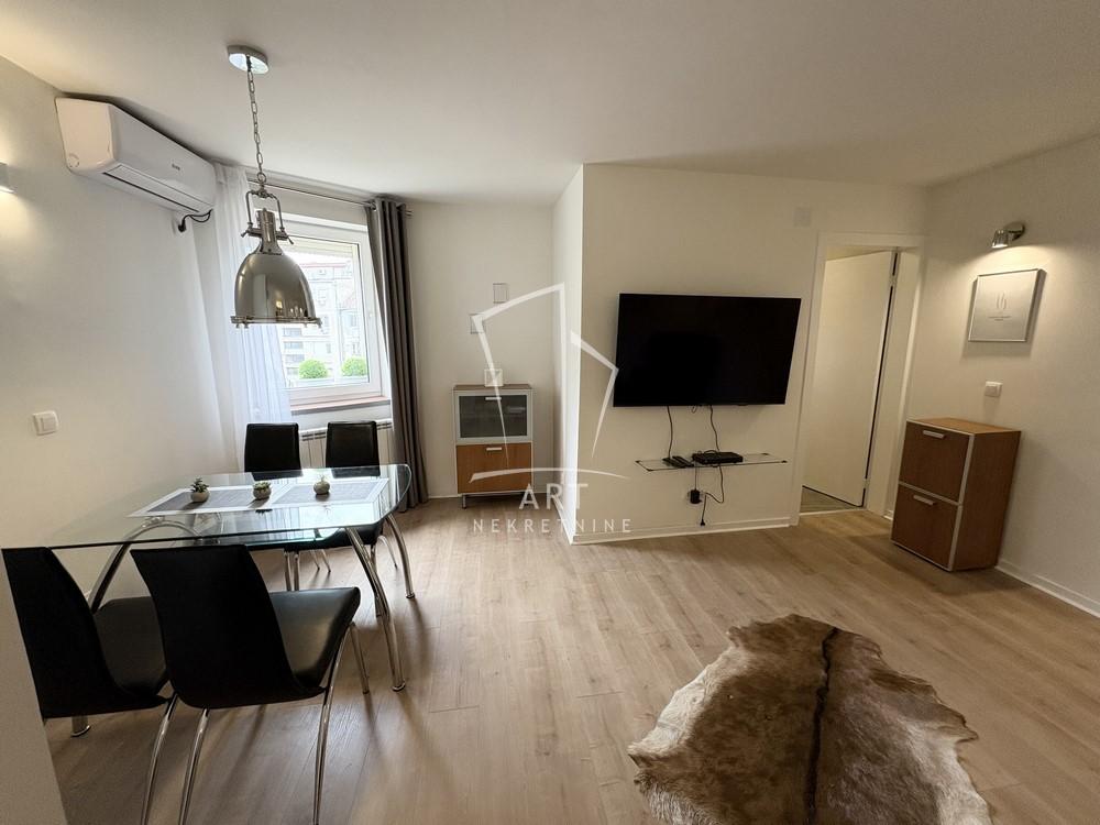 Slika 4 - Šafarikova, Dvosoban stan za izdavanje, 60m2, 700€