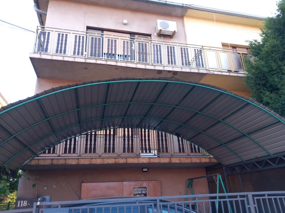 Slika 3 - Batajnica,  Kuća na prodaju, 270m2, 195.000€