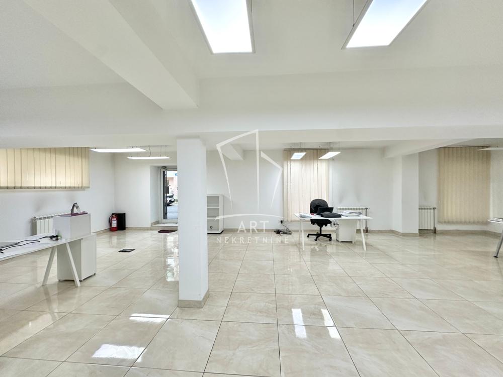 Slika 1 - Vojvode Brane,  Lokal za izdavanje, 164m2, 1.600€