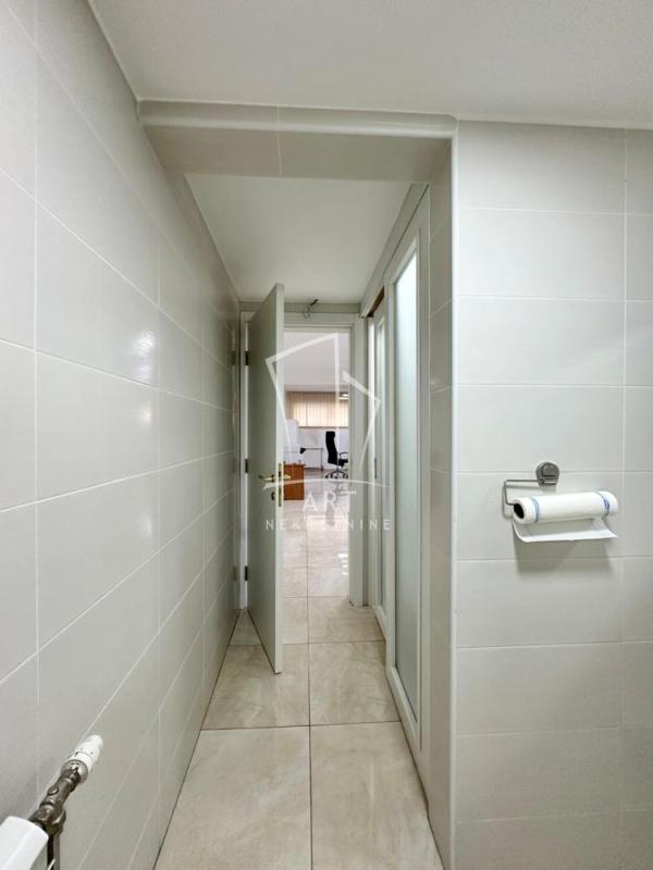 Slika 5 - Vojvode Brane,  Lokal za izdavanje, 164m2, 1.600€