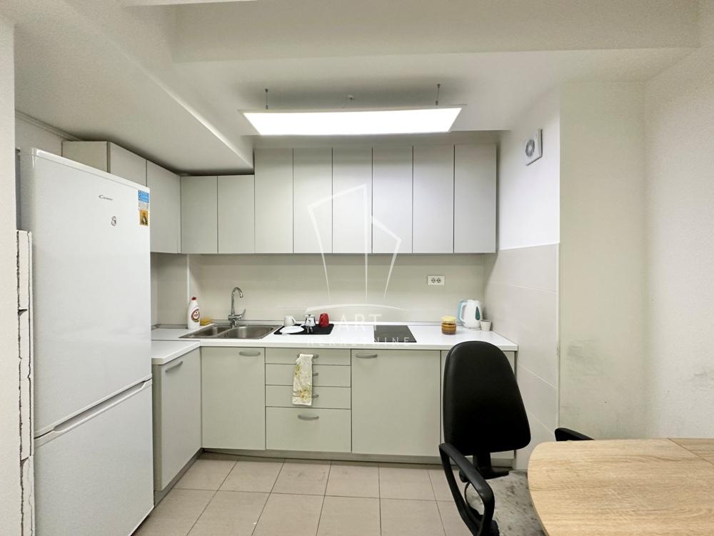 Slika 8 - Vojvode Brane,  Lokal za izdavanje, 164m2, 1.600€