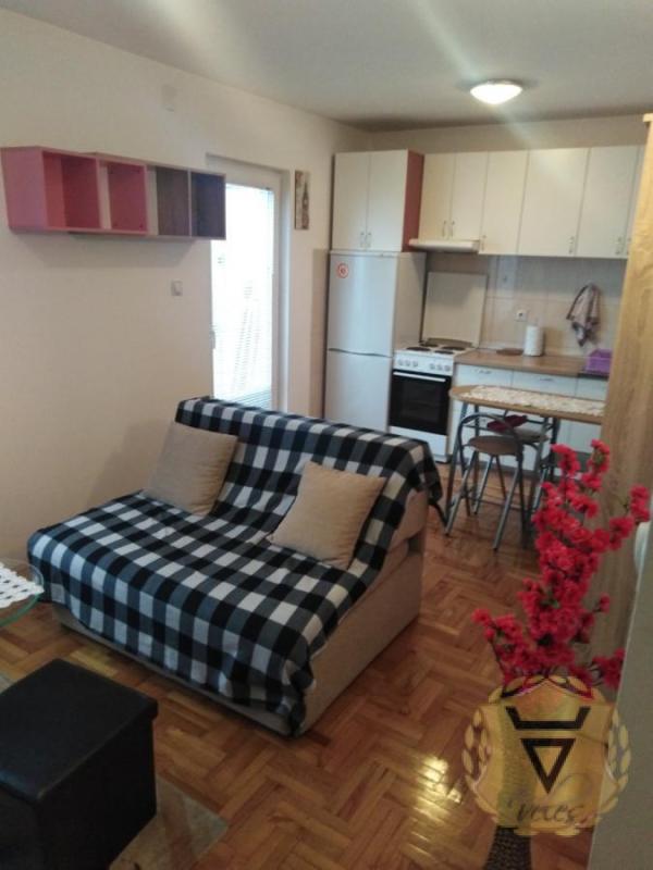 Slika 1 - Jednoiposoban stan za izdavanje, 32m2, 400€