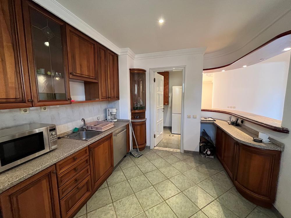 Slika 2 - Sredacka, Četvorosoban stan za izdavanje, 147m2, 1.600€