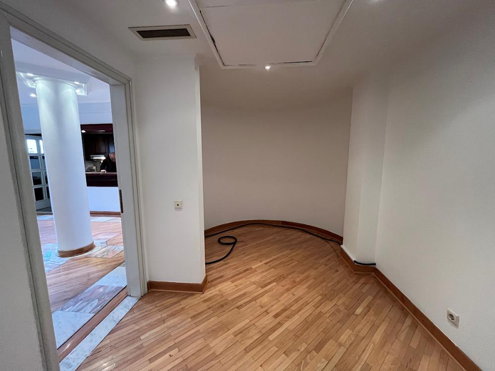 Slika 3 - Sredacka, Četvorosoban stan za izdavanje, 147m2, 1.600€