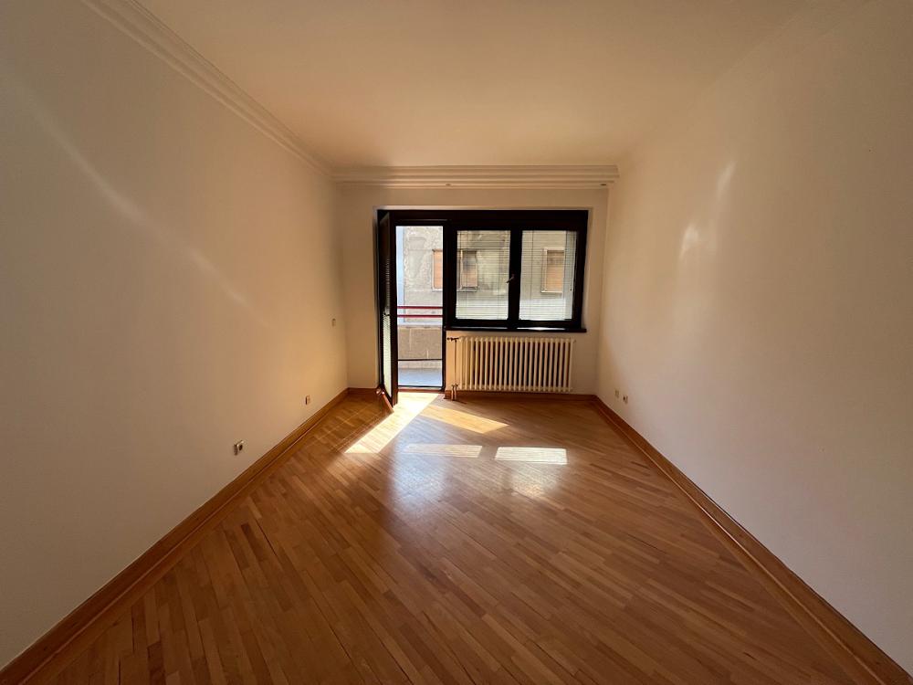 Slika 4 - Sredacka, Četvorosoban stan za izdavanje, 147m2, 1.600€