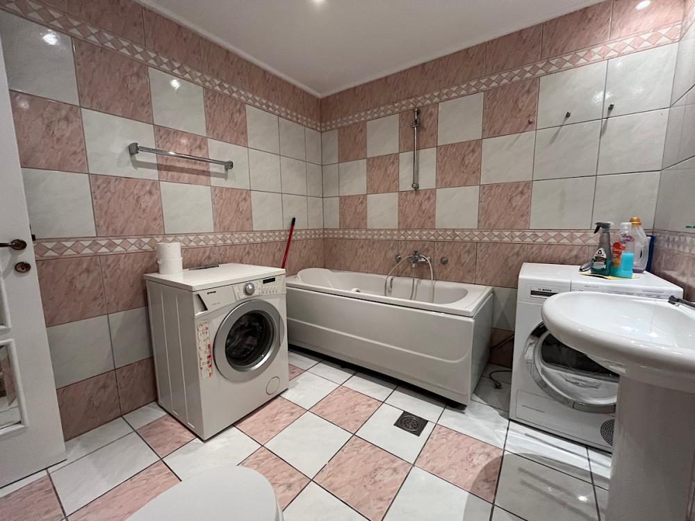 Slika 7 - Sredacka, Četvorosoban stan za izdavanje, 147m2, 1.600€