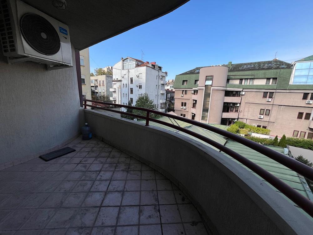 Slika 8 - Sredacka, Četvorosoban stan za izdavanje, 147m2, 1.600€