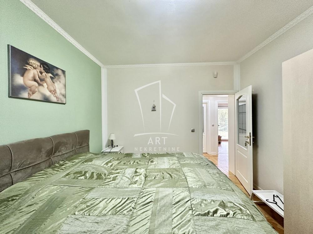 Slika 11 - Vuka Karadžića,  Kuća na prodaju, 192m2, 350.000€