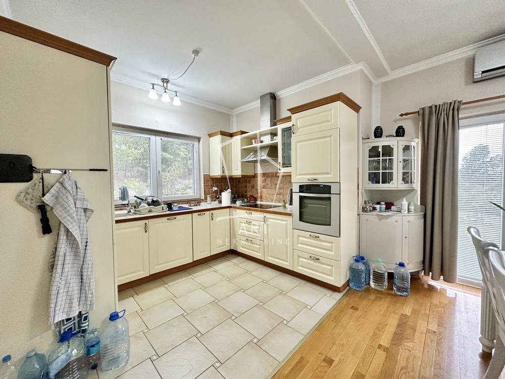 Slika 1 - Vuka Karadžića,  Kuća na prodaju, 192m2, 350.000€