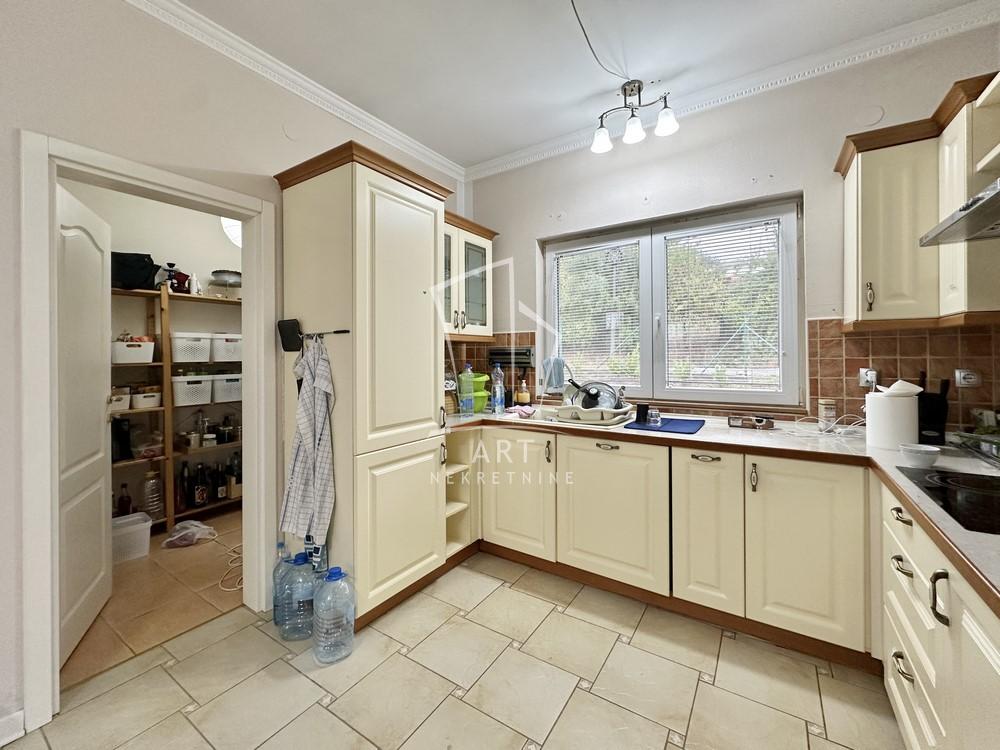 Slika 2 - Vuka Karadžića,  Kuća na prodaju, 192m2, 350.000€