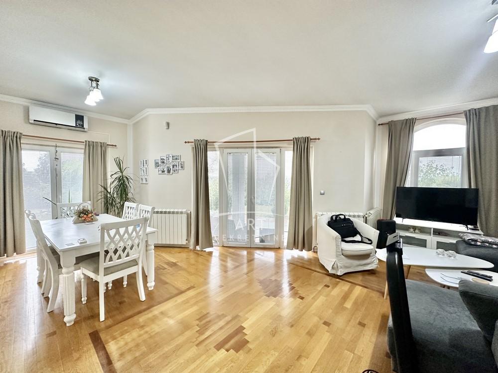 Slika 4 - Vuka Karadžića,  Kuća na prodaju, 192m2, 350.000€