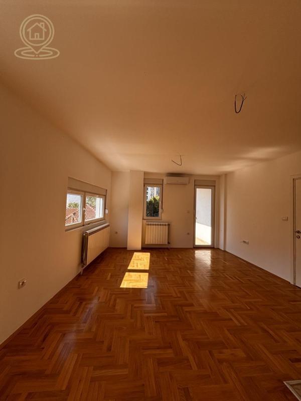 Glavna slika -Dvosoban stan za izdavanje, 55m2, 450€