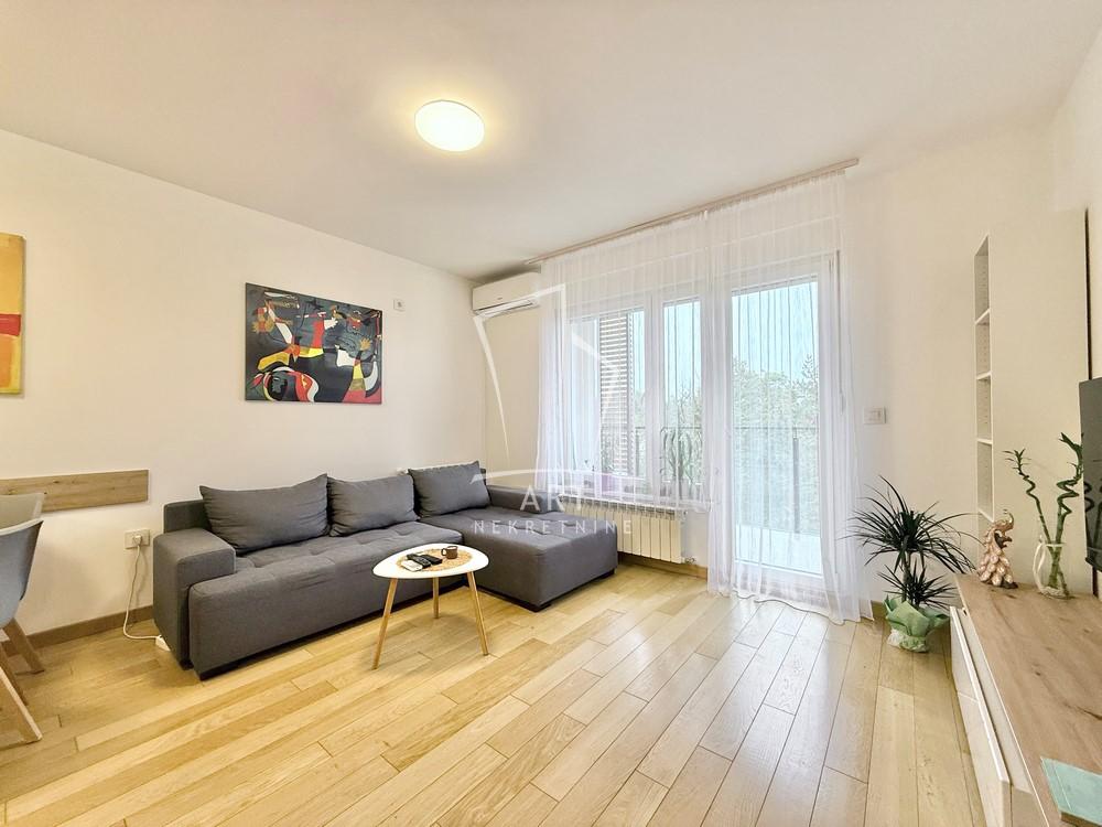 Slika 2 - Šumadijska, Dvosoban stan na prodaju, 52m2, 225.000€