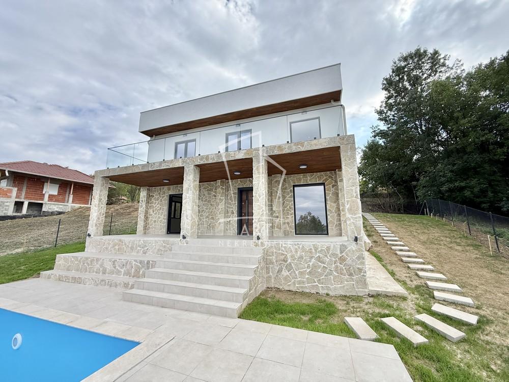 Slika 5 - Svetozara Markovića,  Kuća na prodaju, 241m2, 295.000€