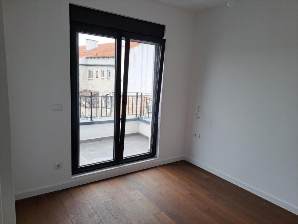 Slika 3 - Luke Vukalovića, Četvorosoban stan na prodaju, 93m2, 475.000€