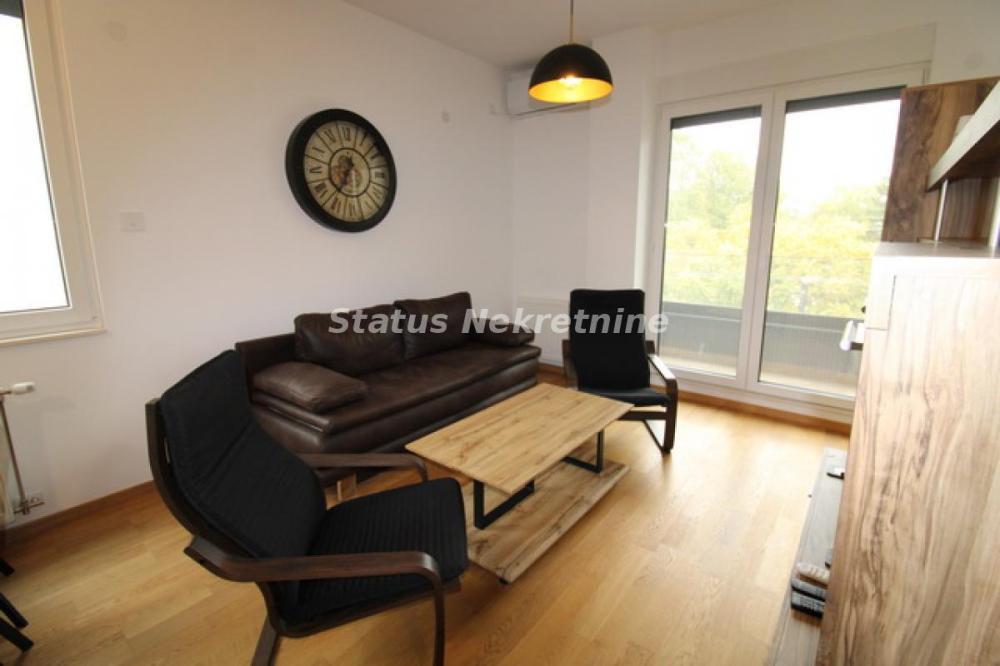 Glavna slika -Trosoban stan za izdavanje, 63m2, 750€