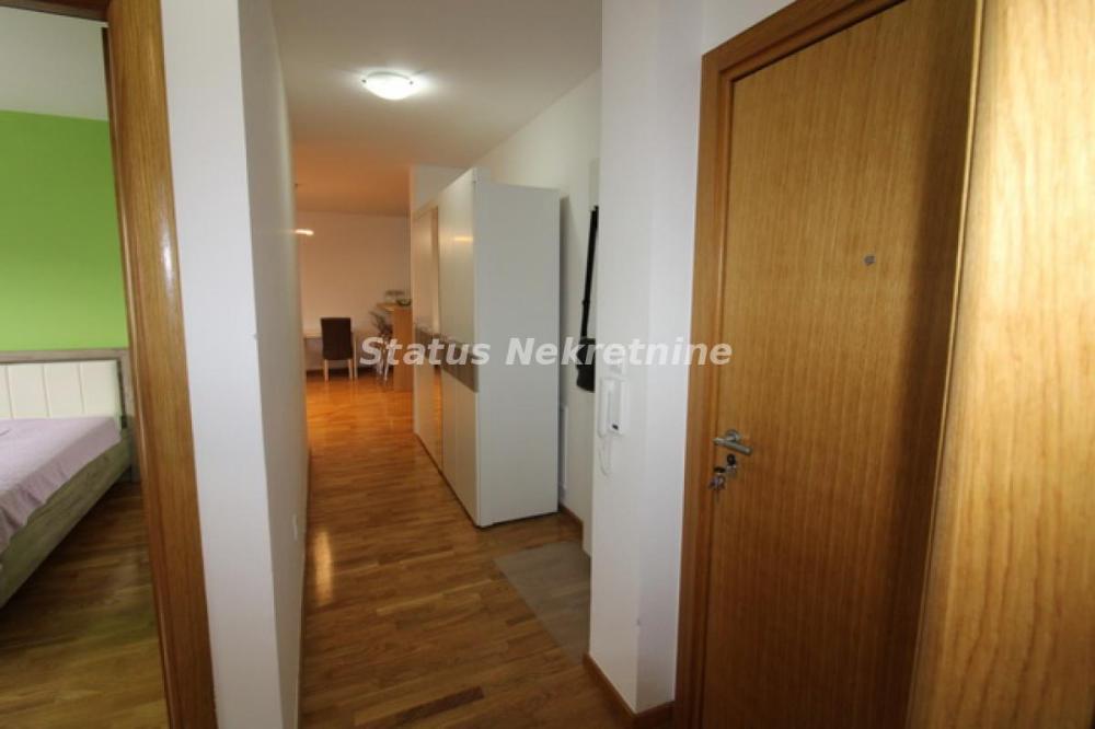 Glavna slika -Trosoban stan za izdavanje, 63m2, 700€