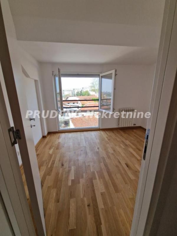 Slika 3 - Paje Jovanovića, Četvorosoban stan na prodaju, 124m2, 210.000€