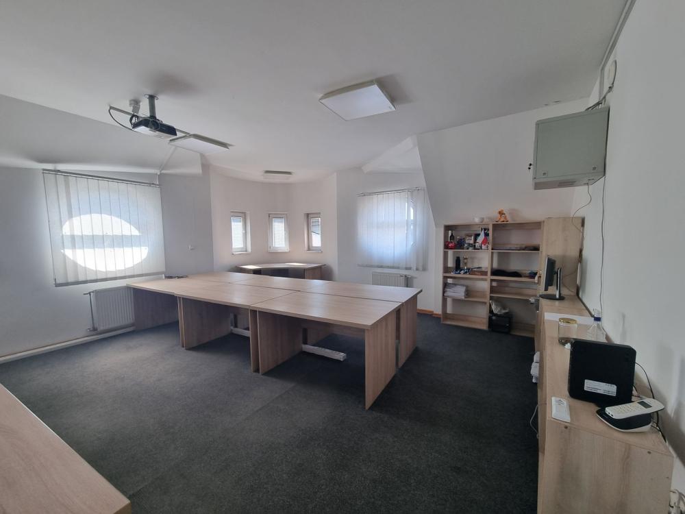 Glavna slika -Petosoban stan na prodaju, 136m2, 322.190€