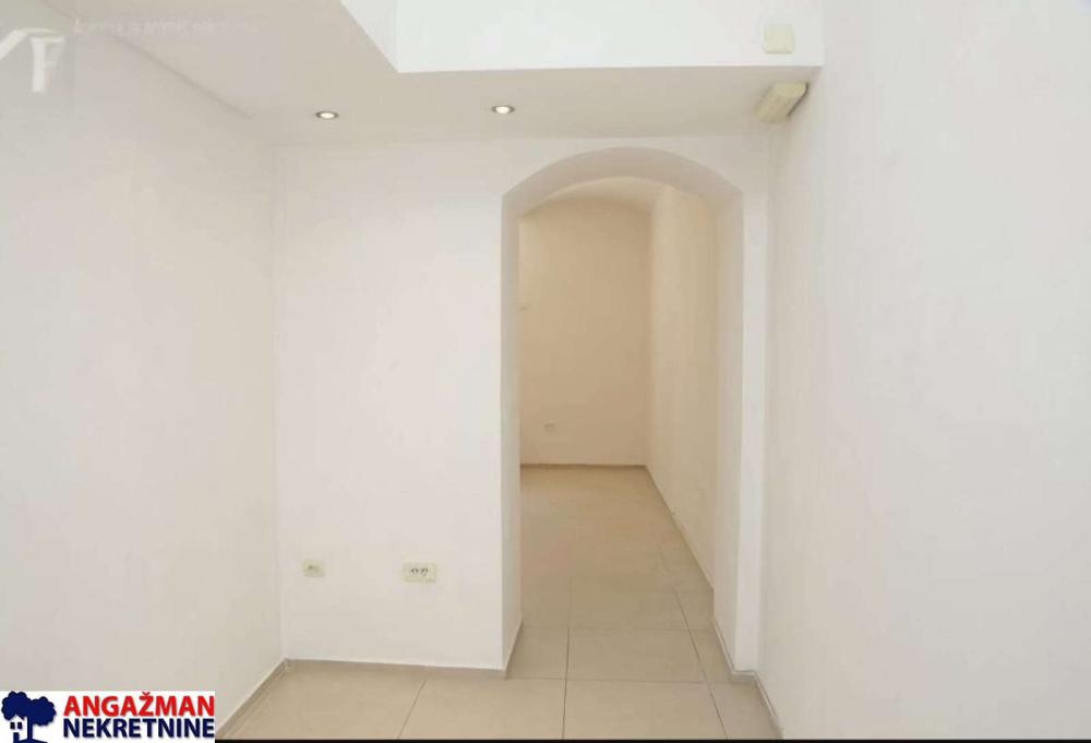 Slika 4 - Cara Uroša,  Lokal na prodaju, 38m2, 199.000€