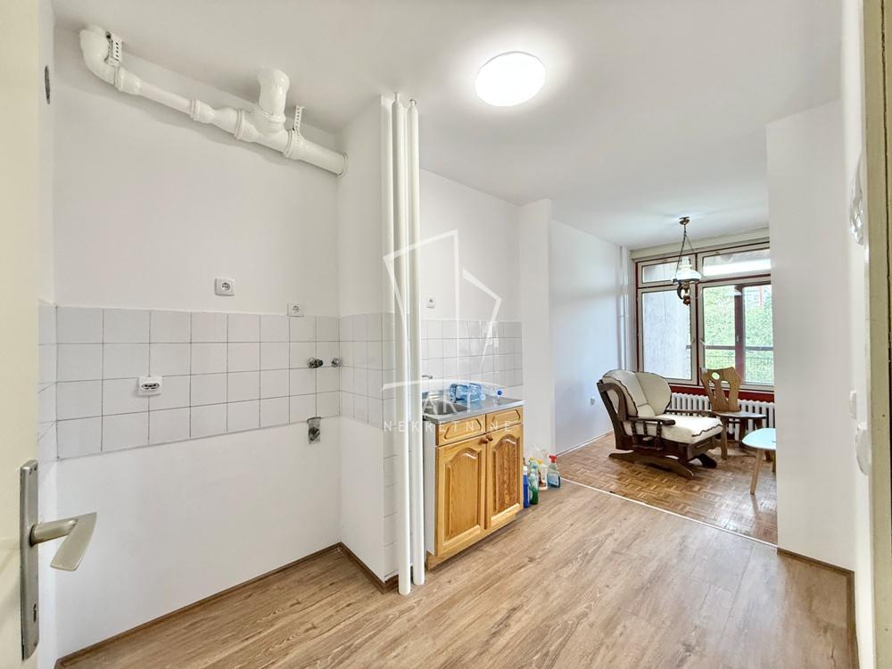 Slika 1 - Paunova 2. Deo, Trosoban stan na prodaju, 82m2, 250.000€