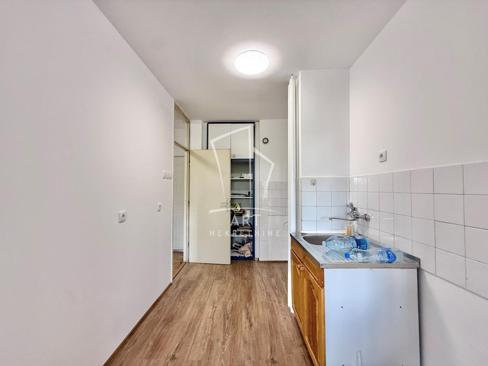 Slika 3 - Paunova 2. Deo, Trosoban stan na prodaju, 82m2, 250.000€