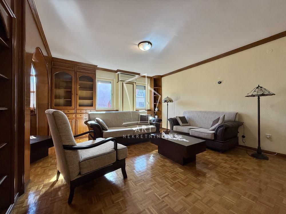 Slika 1 - Kičevska, Četvorosoban stan za izdavanje, 117m2, 1.250€