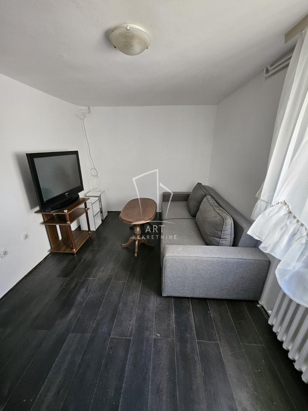 Slika 1 - Učiteljska, Četvorosoban stan za izdavanje, 71m2, 450€