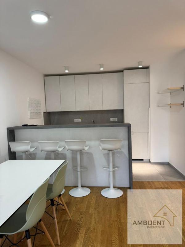 Glavna slika -Trosoban stan za izdavanje, 75m2, 1.400€