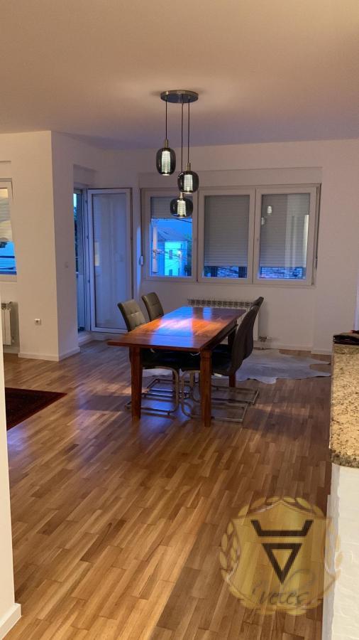 Slika 2 - Trosoban stan za izdavanje, 75m2, 800€