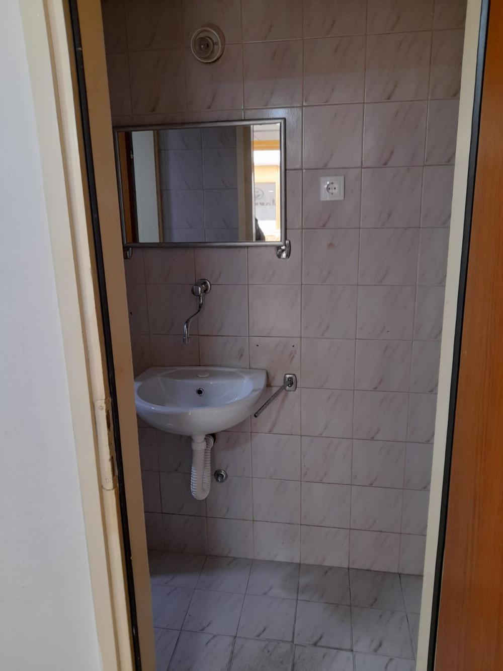 Slika 1 - Kalća,  Lokal za izdavanje, 24m2, 200€