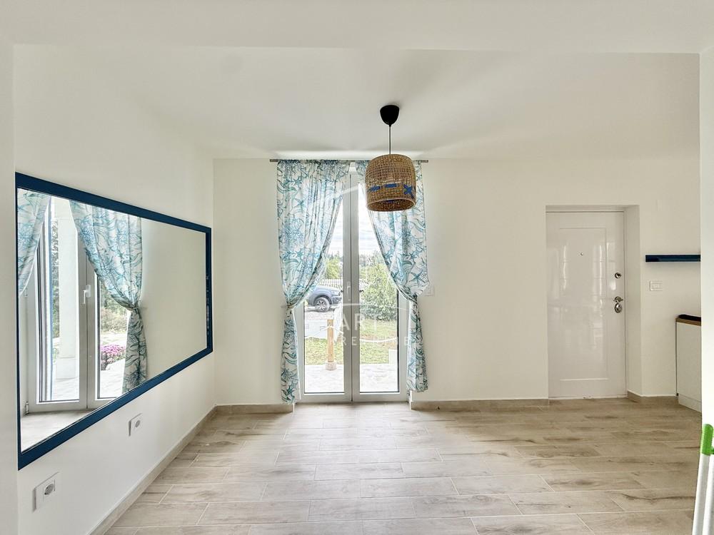 Slika 6 - Milijana Simića,  Kuća na prodaju, 171m2, 198.000€