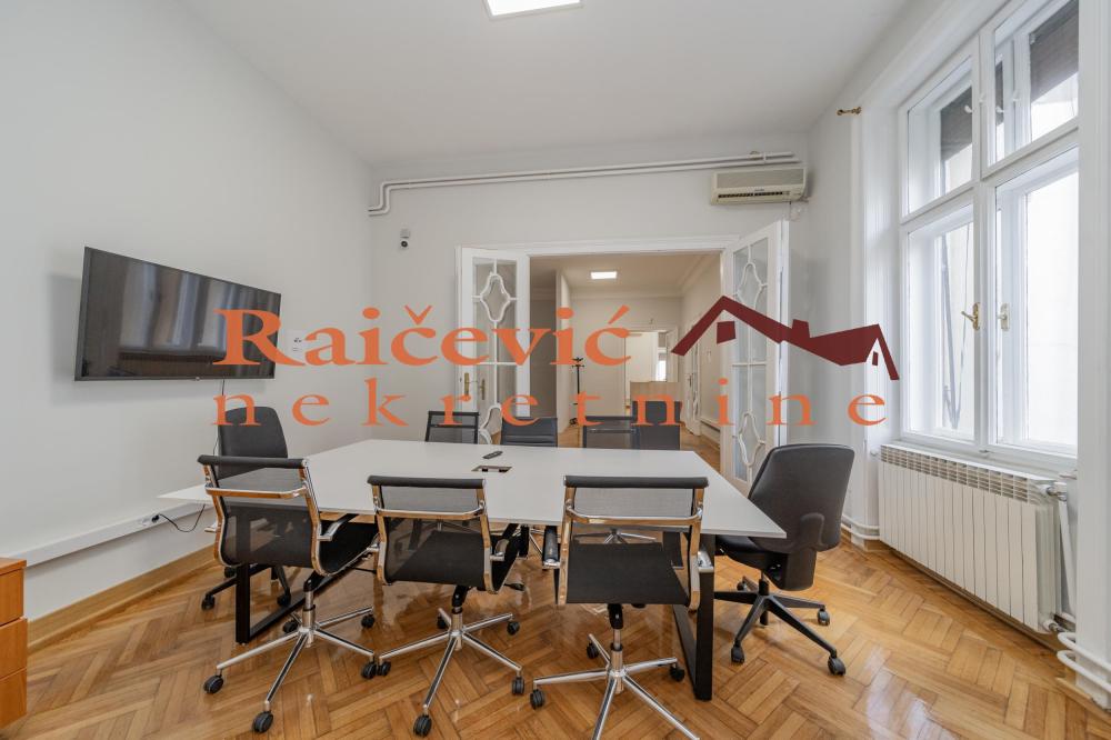 Slika 3 - Cara Urosa,  Lokal za izdavanje, 239m2, 2.200€