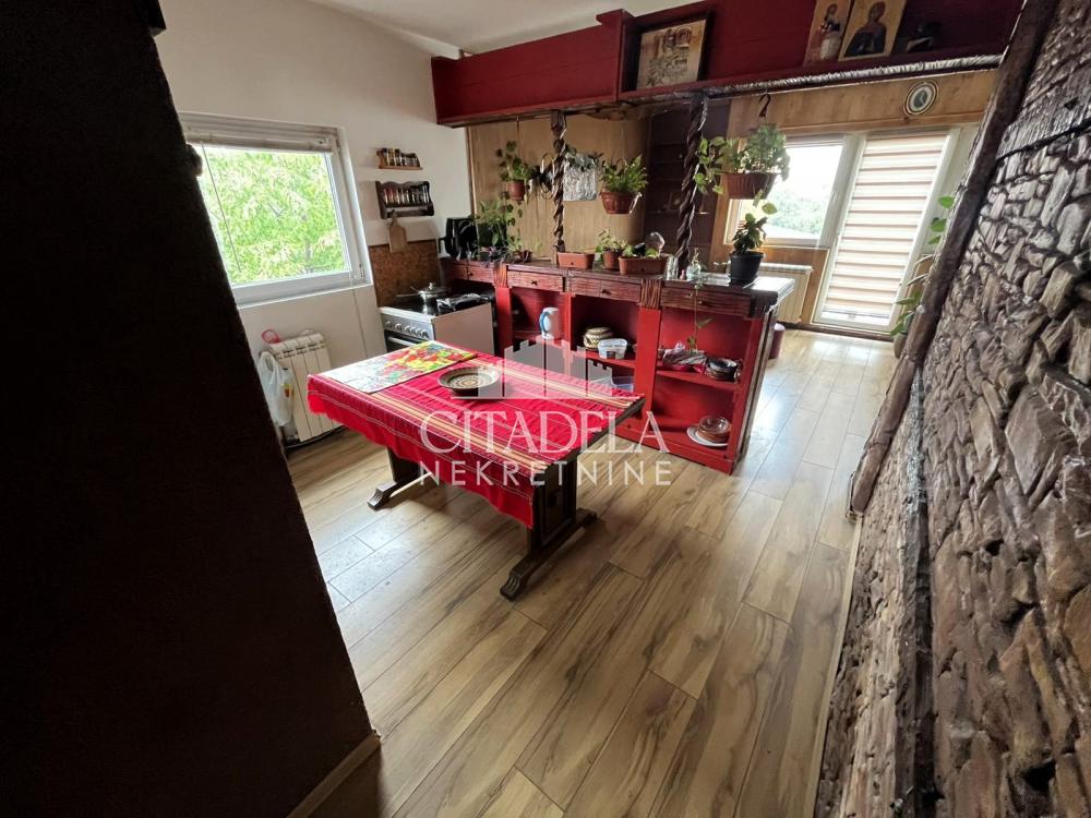 Slika 8 - Stevana Tucovića, Četvorosoban stan na prodaju, 72m2, 136.000€