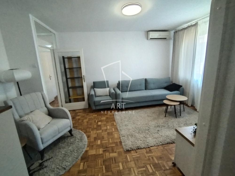 Slika 1 - Dunavski kej, Dvosoban stan za izdavanje, 49m2, 700€