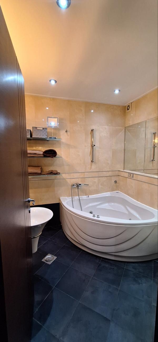 Slika 7 - LAZAREVIĆEVA, Petosoban stan na prodaju, 148m2, 790.000€