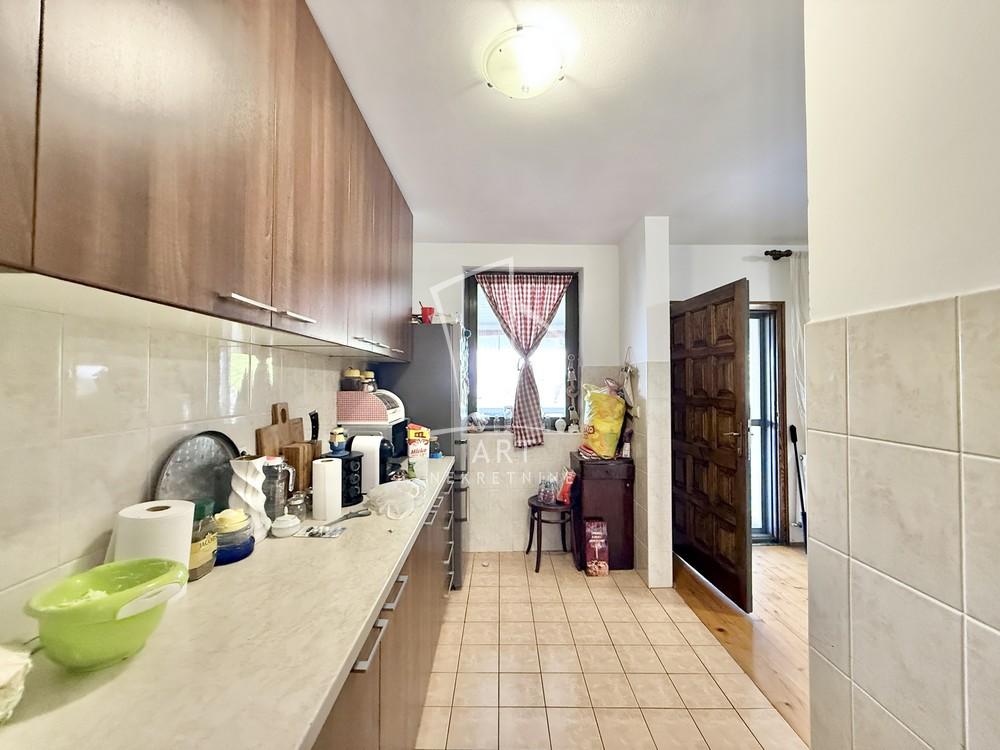 Slika 7 - Ilije Petrovića,  Kuća na prodaju, 165m2, 110.000€