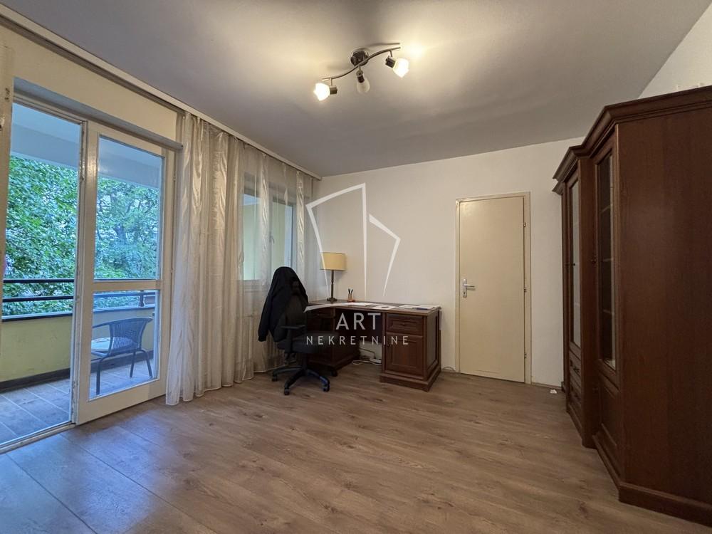 Slika 2 - Dositejeva, Četvorosoban stan za izdavanje, 75m2, 1.200€